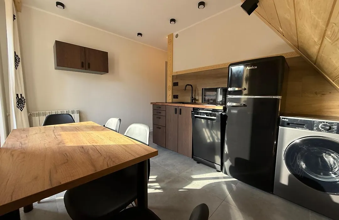 Muran Apt-1
